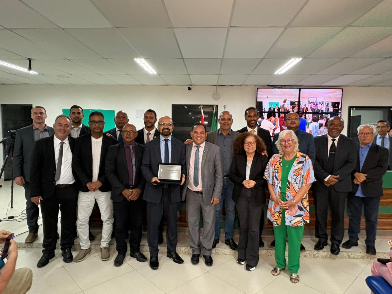 camara-de-ilheus-concede-cinco